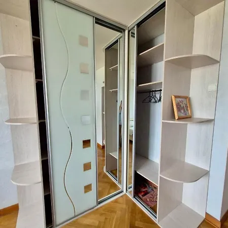 Аpartments At The Pecherska Metro Station *