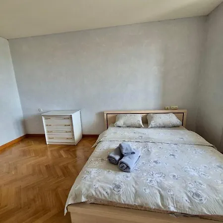 Апартаменты Аpartments At The Pecherska Metro Station Киев