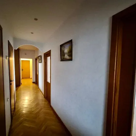 Апартаменты Аpartments At The Pecherska Metro Station Киев