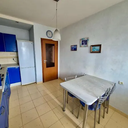 Аpartments At The Pecherska Metro Station דירה